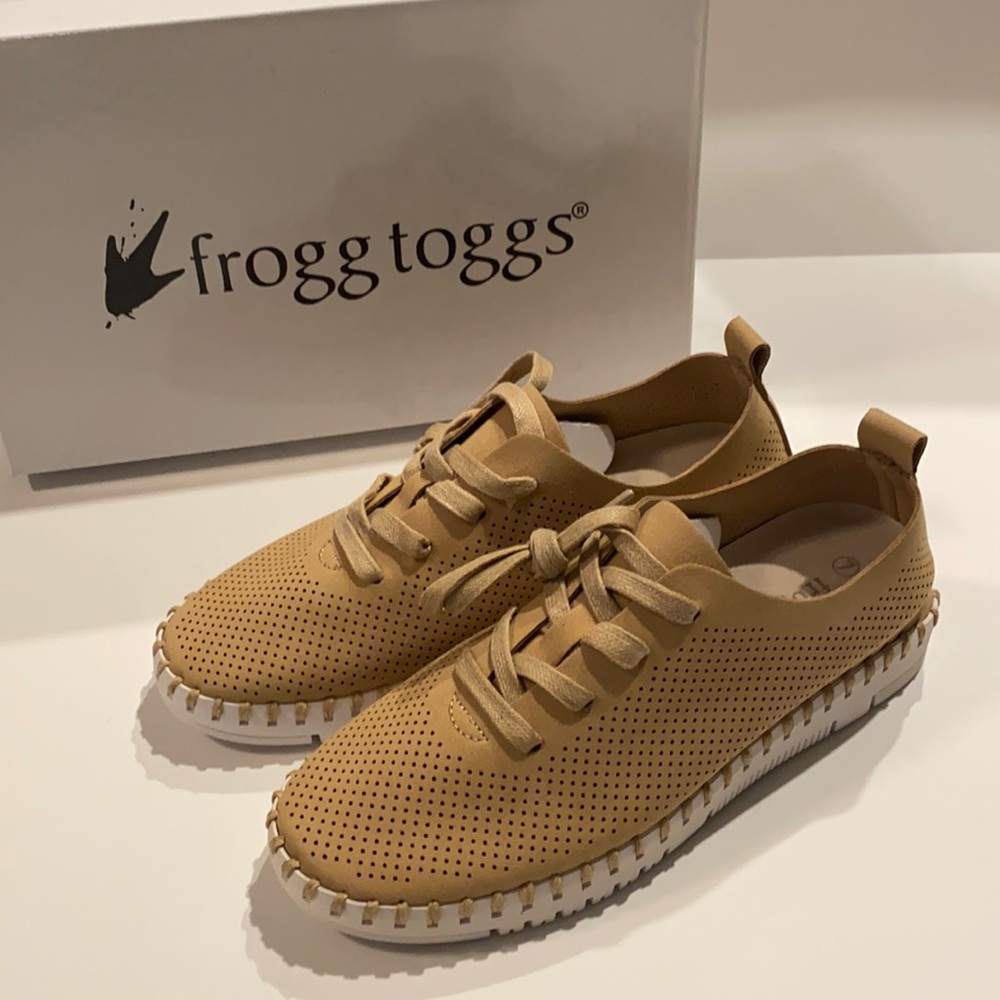 Frogg Toggs Women’s SZ 8 Camel Traveler Comfort Shoes Sneakers New